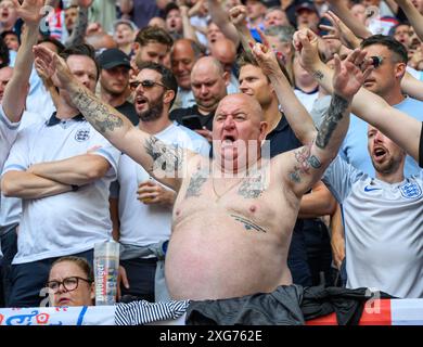 Düsseldorf, Allemagne. 6 juillet 2024,06 Juil 2024 - Angleterre v Suisse - Championnats de l'UEFA Euro 2024 - quart de finale - Düsseldorf. Fans de l'Angleterre pendant le match contre la Suisse. Image : Mark pain / Alamy Live News Banque D'Images