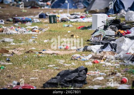 Danemark. 07 juillet 2024. Nettoyage après le Festival de Roskilde de cette année, dimanche 7 juillet 2024. (Photo : Emil Nicolai Helms/Scanpix 2024) crédit : Ritzau/Alamy Live News Banque D'Images