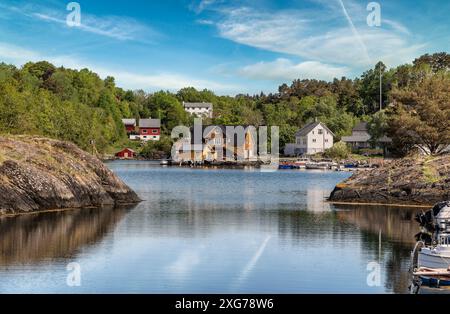 Port de fjord sur Boemlo dans l'archipel norvégien fjordland, Norvège Banque D'Images