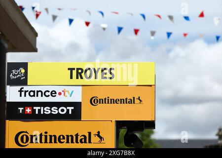 Départ de l'étape 9 du Tour de France 2024, de Troyes à Troyes (199 km) le dimanche 07 juillet 2024. La 111ème édition du Tour de France débute le samedi 29 juin et se termine à Nice le 21 juillet. BELGA PHOTO DAVID PINTENS Banque D'Images