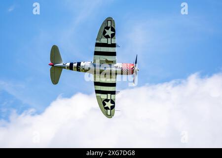 1945 Republic P-47D Thunderbolt Nellie, aéroporté au Military Airshow qui s'est tenu à Shuttleworth le 2 juin 2024. Banque D'Images