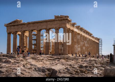 Le Parthénon, un temple grec dédié à la déesse Athéna, à l'intérieur de l'Acropole d'Athènes. Grèce. Banque D'Images