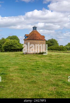 Historique Kinwarton Dovecote près d'Alcester, Warwickshire, Royaume-Uni. Banque D'Images