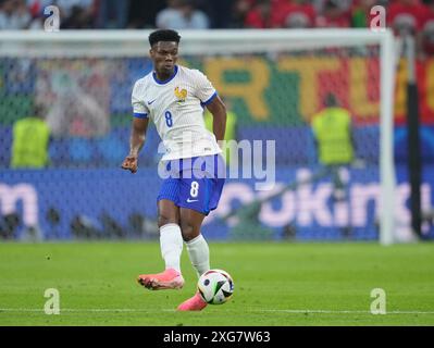 05 juillet 2024, Hambourg : Football : Championnat d'Europe, Portugal - France, finale, quart de finale, Volksparkstadion Hambourg, Aurélien Tchouameni en action. Photo : Soeren Stache/dpa Banque D'Images