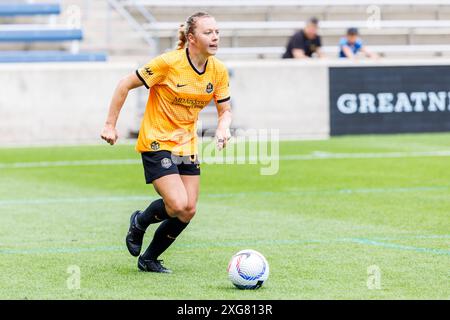 06 juillet 2024 : Avery Patterson (30 ans), attaquant des Houston Dash, avance le ballon lors d'un match de football NWSL entre les Houston Dash et les Chicago Red Stars au SeatGeek Stadium de Bridgeview, Illinois. John Mersits/CSM. (Crédit image : © John Mersits/Cal Sport Media) Banque D'Images