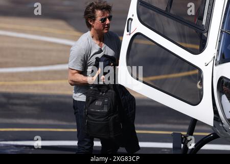 Londres 7 juillet 2024 Tom Cruise pilote d'hélicoptère et atterrissage à Londres avec Christopher McQuarrie après avoir assisté au Grand Prix de Grande-Bretagne de formule 1 crédit : Anfisa Polyushkevych/Alamy Live News Banque D'Images