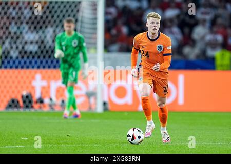 Berlin, Allemagne, 6 juillet 2024 : Jerdy Schouten (24 pays-Bas) contrôle le ballon lors du match de football en quart de finale de l'UEFA EURO 2024 Allemagne entre les pays-Bas et Turkiye à l'Olympiastadion de Berlin, Allemagne. (Daniela Porcelli / SPP) Banque D'Images