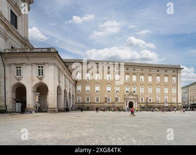 Salzbourg, Autriche. 30 juin 2024. DomQuartier Salzburg sur Residenzplatz dans le centre-ville Banque D'Images