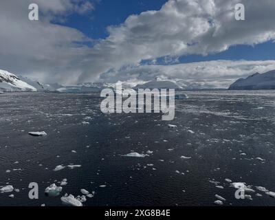 Vues autour de la pointe nord de l'île d'Anvers, péninsule antarctique. Banque D'Images