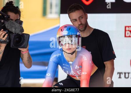 Consonni Chiara (Ita) UAE Team ADQ lors de l'étape 1 du Giro d'Italia Women à Brescia, Italie le 7 juillet 2024 lors du Giro d'Italia Women - étape 1 Brescia/Brescia, course de Street Cycling à Brescia, Italie, le 07 juillet 2024 Banque D'Images