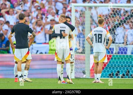 Toni Kroos, DFB 8 Ilkay Gündogan, DFB 21 SAD après le match de quart de finale ALLEMAGNE - ESPAGNE 1-2 N.V. des Championnats d'Europe de l'UEFA 2024 le 5 juillet 2024 à Stuttgart, Allemagne. Photographe : Peter Schatz Banque D'Images