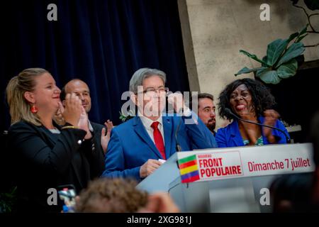 Paris, France. 07 juillet 2024. Gerard Cambon/le Pictorium - Elections législatives juillet 2024 parti de gauche la france Insoumise - 07/07/2024 - France/Ile-de-France (région)/Paris - discours de Jean-Luc Melenchon lors de la soirée électorale du député France Insoumise du Nouveau Front populaire à la rotonde de stalingrad pour le second tour des élections législatives. 7 juillet 2024 crédit : LE PICTORIUM/Alamy Live News Banque D'Images