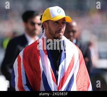 Circuit de Silverstone, Northamptonshire, Royaume-Uni. 7 juillet 2024. Formule 1 2024 Qatar Airways British F1 Grand Prix ; Race Day ; Lewis Hamilton, Mercedes après sa victoire crédit : action plus Sports/Alamy Live News Banque D'Images