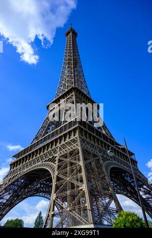 Tour Eiffel prête pour les Jeux Olympiques, Paris Banque D'Images