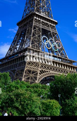 Tour Eiffel prête pour les Jeux Olympiques, Paris Banque D'Images