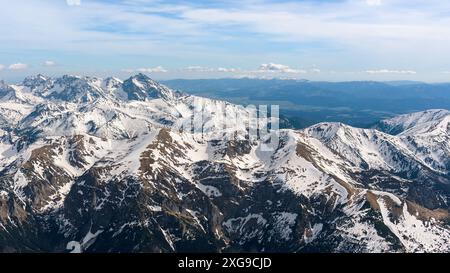 Vue aérienne des montagnes polonaises Tatra à la frontière polonaise et slovaque Banque D'Images