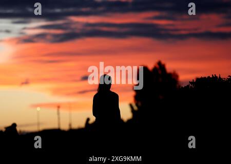 Madrid Espagne ; 06.07.2024.- coucher de soleil sur la rivière Manzanares en été. Photo : Juan Carlos Rojas Banque D'Images