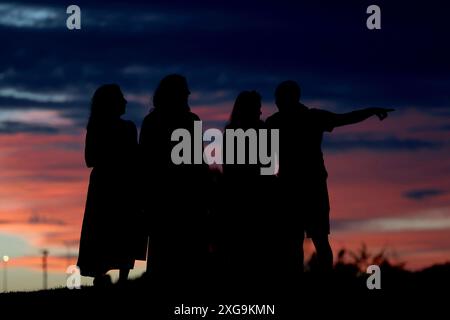 Madrid Espagne ; 06.07.2024.- coucher de soleil sur la rivière Manzanares en été. Photo : Juan Carlos Rojas Banque D'Images