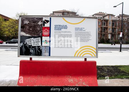 Correspondances manquées à l'enseigne du stade olympique à Montréal, Québec, Canada Banque D'Images