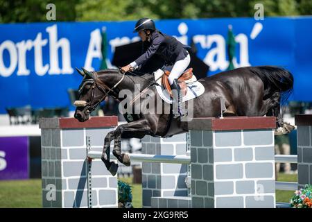 Calgary, Alberta, Canada, 7 juillet 2024. Laura Hazlett (États-Unis) Riding Avianna, North American Showjumping, Spruce Meadows, - Sun Life Derby Banque D'Images