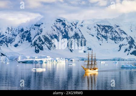 Europa navigant hors du canal Lemaire Banque D'Images