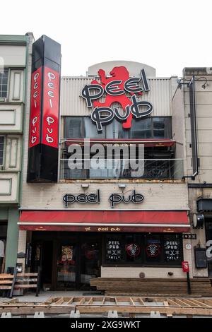 Panneau Peel Pub au centre-ville de Montréal, Québec, Canada Banque D'Images