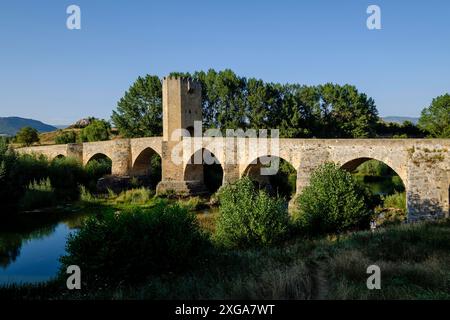 Pont médiéval de Frias, d'origine romane, au-dessus de l'Èbre, Communauté autonome de Castille et Léon, Espagne Banque D'Images