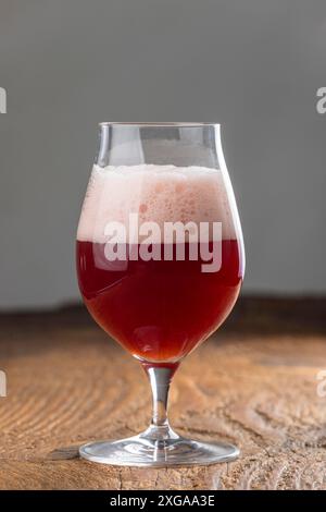 Belgian kriek une bière avec des cerises Banque D'Images