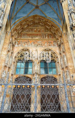 Intérieur de l'église luthérienne, Ulm Minster situé à Ulm, État du Bade-Württemberg, Allemagne. Sa tour est la plus haute du monde. Banque D'Images