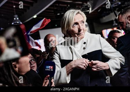 Paris, France. 01 Sep, 2021. Antonin Burat/le Pictorium - soirée électorale au QG du rassemblement national pour le second tour des élections législatives de 2024, suivi d'un rassemblement de militants de gauche sur la place de la République - 01/09/2021 - France/Paris - Marine le Pen lors de la nuit des élections au siège du rassemblement national pour le second tour des élections législatives de 2024. Crédit : LE PICTORIUM/Alamy Live News Banque D'Images