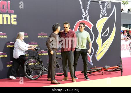 hawn Levy, Ryan Reynolds, Emma Corrin und Hugh Jackman BEI der Premiere DEADPOOL et WOLVERINE à Berlin AM 06.07.2024 *** hawn Levy, Ryan Reynolds, Emma Corrin et Hugh Jackman à la première DEADPOOL et WOLVERINE à Berlin le 06 07 2024 Banque D'Images