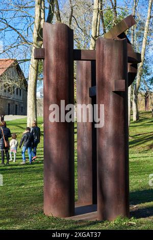 'Forest V, Corten Steel', 1997, Eduardo Chillida (1924-2002), Chillida Leku Museoa, Donostia, Saint-Sébastien, pays Basque, Espagne Banque D'Images