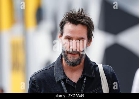 Hermsdorf, Deutschland. 06 juillet 2024. Hermsdorf : Moto GP Sachsenring 2024 le 6 juillet 2024, (photo de Juergen Tap) Keanu Reeves visitant le Moto GP au Sachsenring crédit : dpa/Alamy Live News Banque D'Images