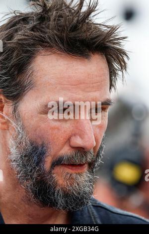 Hermsdorf, Deutschland. 06 juillet 2024. Hermsdorf : Moto GP Sachsenring 2024 le 6 juillet 2024, (photo de Juergen Tap) Keanu Reeves visitant le Moto GP au Sachsenring crédit : dpa/Alamy Live News Banque D'Images