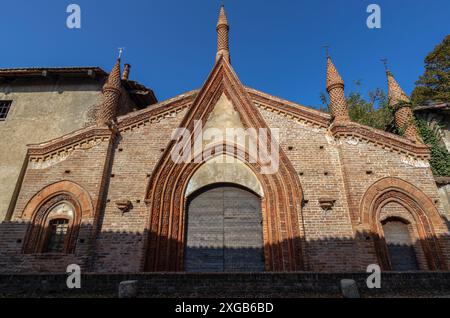 Vue de l'abbaye de Sant'Antonio de Ranverso à Buttigliera Alta, province de Turin, Piémont, Italie Banque D'Images