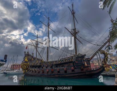 GÊNES, ITALIE, 14 OCTOBRE 2023 - le navire Neptune, attraction touristique importante, amarré dans l'ancien port de Gênes, en Italie Banque D'Images