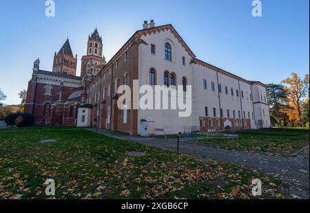 VERCELLI, ITALIE 25 NOVEMBRE 2023 - vue de la basilique de Sant'Andrew (Sant'Andrea) à Vercelli, Piémont, Italie Banque D'Images