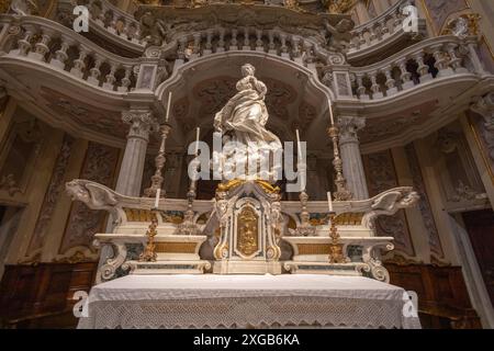 GÊNES, ITALIE, 14 OCTOBRE. 2023 - L'intérieur de l'Oratoire de préparation Philip (San Filippo) dans le centre historique de Gênes, Italie Banque D'Images