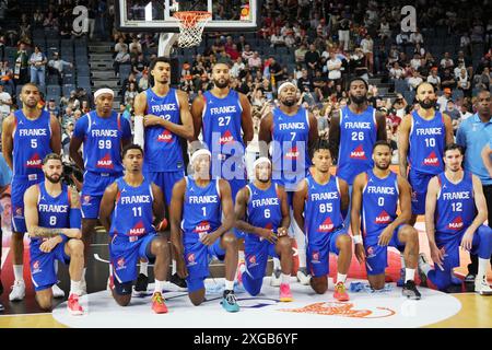 Équipe de France lors du match international amical de basket-ball entre l'Allemagne et la France le 6 juillet 2024 au Lanxess Arena de Cologne, en Allemagne Banque D'Images