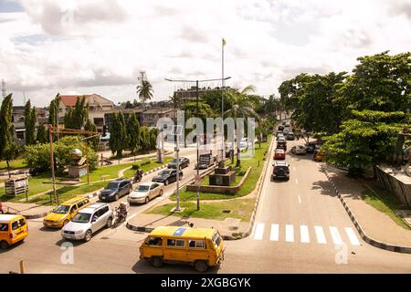 18 JUIN 2024 Lagos Nigeria . Circulation légère par une journée ensoleillée. Bon réseau routier.Traffic Banque D'Images