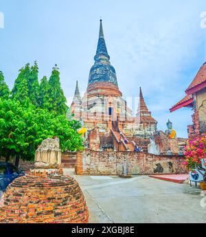 Visitez le complexe Wat Yai Chai Mongkhon avec Ubosot, chedis et sanctuaires préservés à Ayutthaya, Thaïlande Banque D'Images