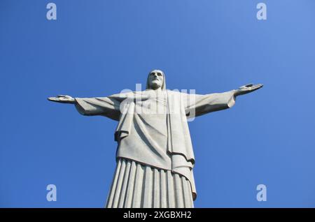 Christ Rédempteur, carte postale de la ville de Rio de Janeiro. Statue du Christ Rédempteur, merveille du monde, symbole de Rio de Janeiro - Brésil Banque D'Images