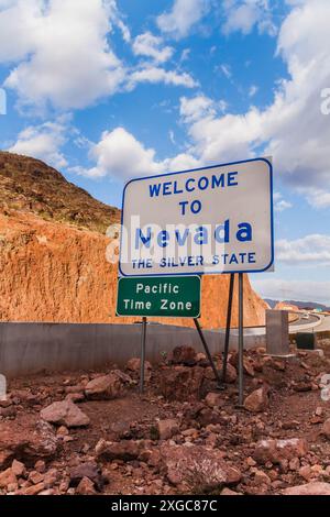 Bienvenue au Nevada panneau sur la frontière Sate Line avec l'Arizona près du barrage Hoover sur l'I-11 Banque D'Images