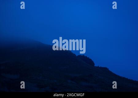 Éruption de Stromboli la nuit, 2024, Iles Eoliennes Banque D'Images