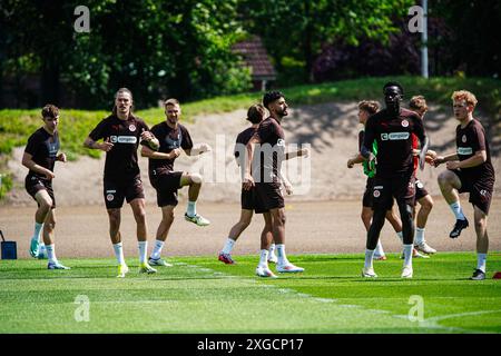 Spieler beim Aufwaermen GER, Training FC, Pauli, Fussball, Bundesliga, saison 2024/2025, 08.07.2024 Foto : Eibner-Pressefoto/Marcel von Fehrn Banque D'Images