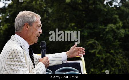 Angleterre, Kent, Maidstone, Nigel Farage, chef du Parti réformiste parlant lors d'un rassemblement. Banque D'Images