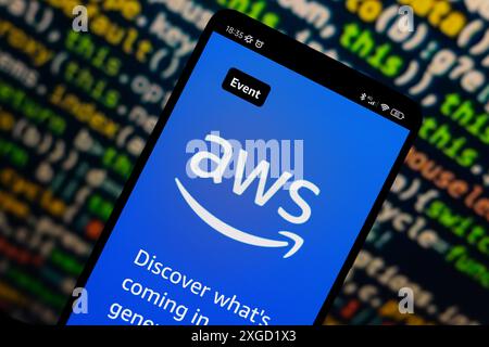 Paraguay. 08 juillet 2024. Dans cette illustration photo, le logo Amazon Web services (AWS) est affiché sur le site Web sur l'écran du smartphone. Crédit : SOPA images Limited/Alamy Live News Banque D'Images