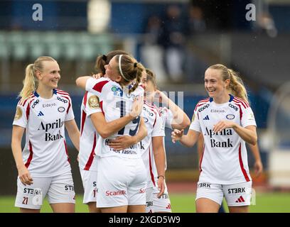 Oslo, Norvège. 07 juillet 2024. Oslo, Norvège, 7 juillet 2024 : les joueurs de Valerenga célèbrent après avoir marqué lors du match de football de la Toppserien League entre Stabaek et Valerenga au stade Nadderud à Oslo, Norvège (Ane Frosaker/SPP) crédit : SPP Sport Press photo. /Alamy Live News Banque D'Images