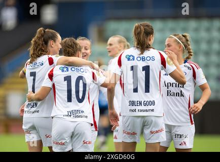 Oslo, Norvège. 07 juillet 2024. Oslo, Norvège, 7 juillet 2024 : les joueurs de Valerenga célèbrent après avoir marqué lors du match de football de la Toppserien League entre Stabaek et Valerenga au stade Nadderud à Oslo, Norvège (Ane Frosaker/SPP) crédit : SPP Sport Press photo. /Alamy Live News Banque D'Images