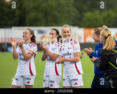 Oslo, Norvège. 07 juillet 2024. Oslo, Norvège, 7 juillet 2024 : les joueurs de Valerenga célèbrent leur victoire dans le match de football de la Ligue Toppserien entre Stabaek et Valerenga au stade Nadderud à Oslo, Norvège (Ane Frosaker/SPP) crédit : SPP Sport Press photo. /Alamy Live News Banque D'Images